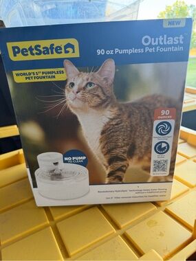 PetSafe Outlast 90 oz Pumpless Pet Fountain - White and Blue Box Artwork